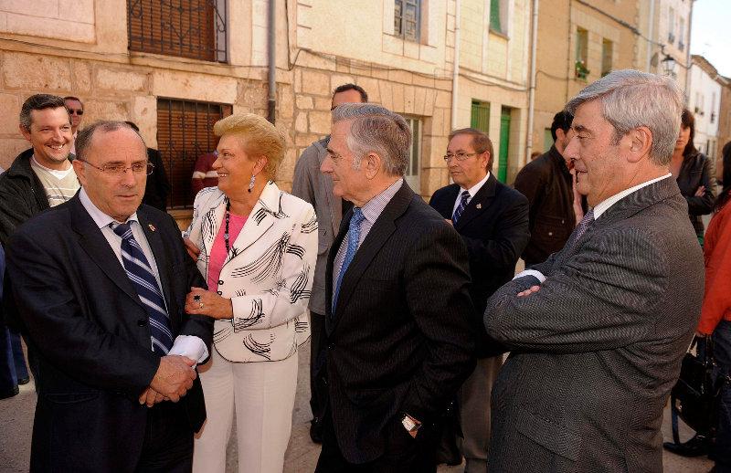 Inauguración de la nueva iluminación y un edificio de usos múltiples